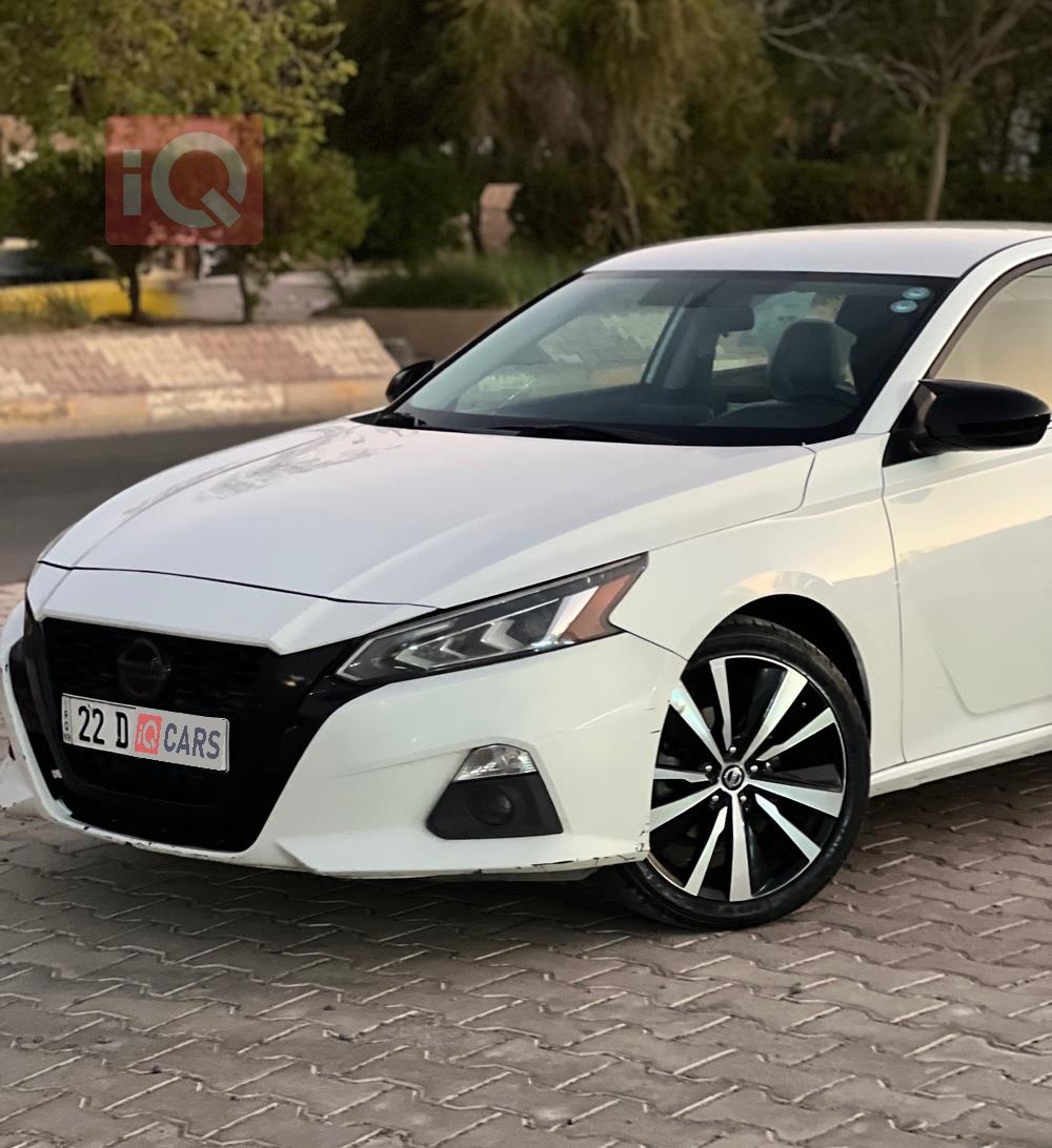 نیسان ئەلتیما